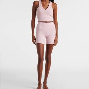 Women’s Light Pink V-Neck Cropped Tank Top